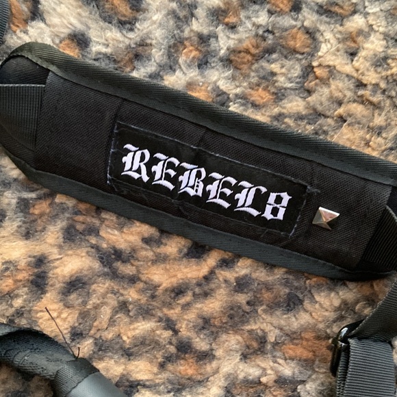 Rebel8 Weekender Duffel Bag - Picture 3 of 10